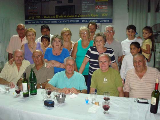 Angelo Ropolo y Giuseppe Ropolo en la cena en Leones, provincia de Crdoba, con Familares (31/Ene/2010)