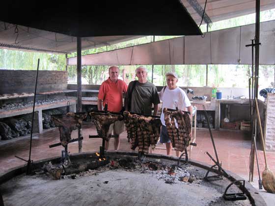 Angelo Ropolo, Eduardo Jos Ropolo y Giuseppe Ropolo en el almuerzo en la estancia Don Silvano con familiares (30/Ene/2010)