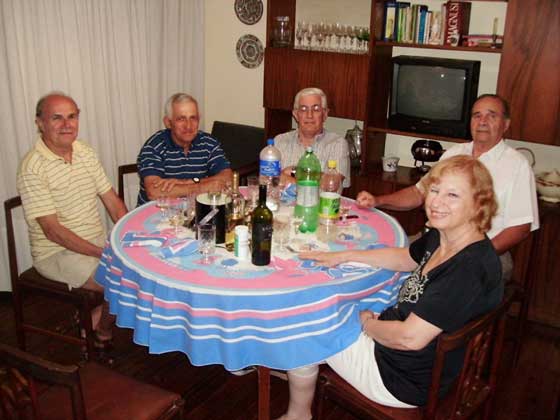 Angelo Ropolo, Giuseppe Ropolo y Eduardo Jos� Ropolo en la cena von la familia de Alfredo Manassero en Goya de la provincia de Corrientes (8/Feb/2010)