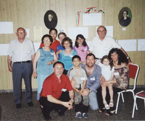 Toda la Familia de Higinio Ithiel Vicente Ropolo en el primer encuentro de las Familias Ropolo (Ao 2002)