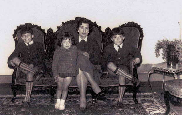 Margarita con sus hijos (Ao 1940)