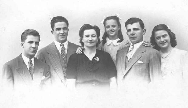 Toda la Familia (Ao 1947)