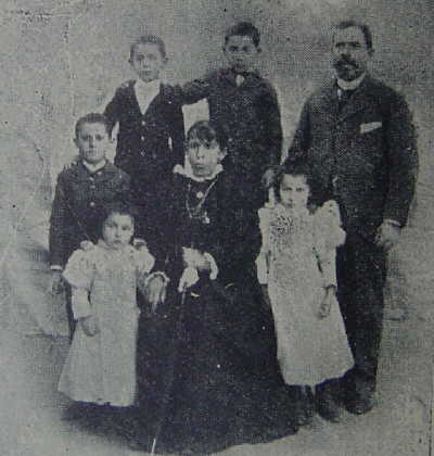 Vicente Cipriano Ropolo y Luisa Scandalo con sus Hijos (Ao 1900)
