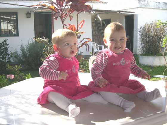 Cecilia Ines Ara con su hermana Victoria