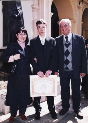Dario Talamoni en su graduacin del Colegio Nacional de Monserrat con sus padres (Set/2003)