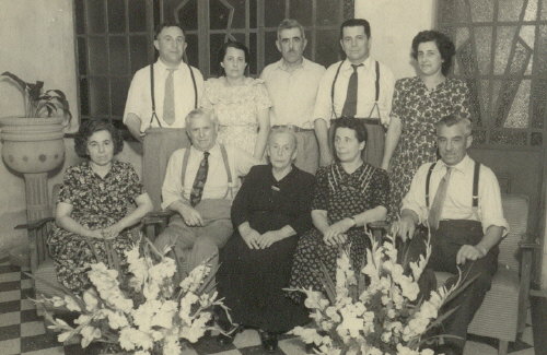 Luisa festeja sus 80 aos con sus Hijos (Ao 1947)