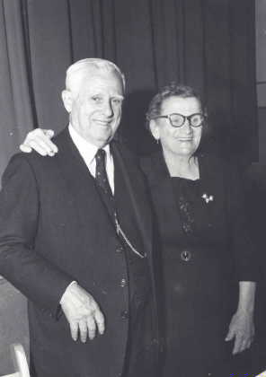 Maria Luisa Schnidrig con su cu�ado Lorenzo Jos� Ropolo (A�o 1960)