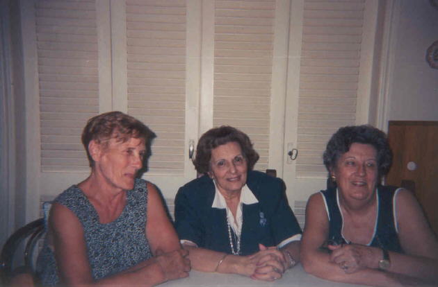 Maria Riquela Masnaghi con Nilda Clorinda Malatini y Amalia Nidia Ropolo (Feb 2000)