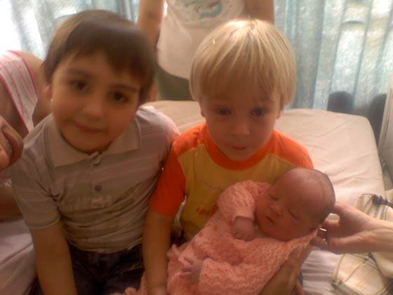 Rafaela Angelina Ropolo con sus hermanos (12/Dic/2009)