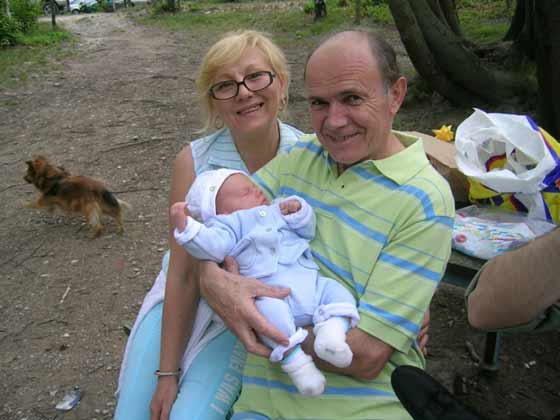Riccardo con sus abuelos materno (Abr/2007)